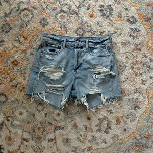 American Eagle 90s boyfriend short size 4